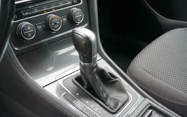 VOLKSWAGEN Golf Variant 1.6 TDI SCR DSG Comfortline