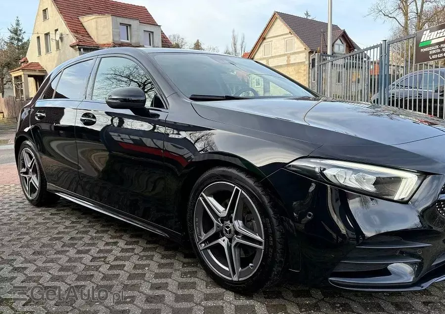 MERCEDES-BENZ Klasa A 180 d 7G-DCT AMG Line