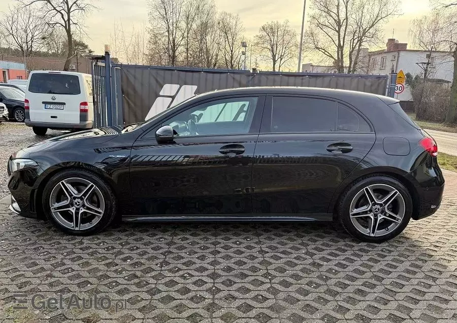 MERCEDES-BENZ Klasa A 180 d 7G-DCT AMG Line