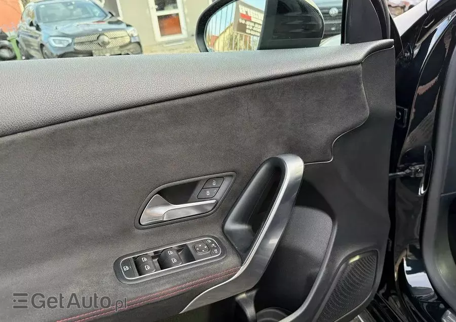 MERCEDES-BENZ Klasa A 180 d 7G-DCT AMG Line