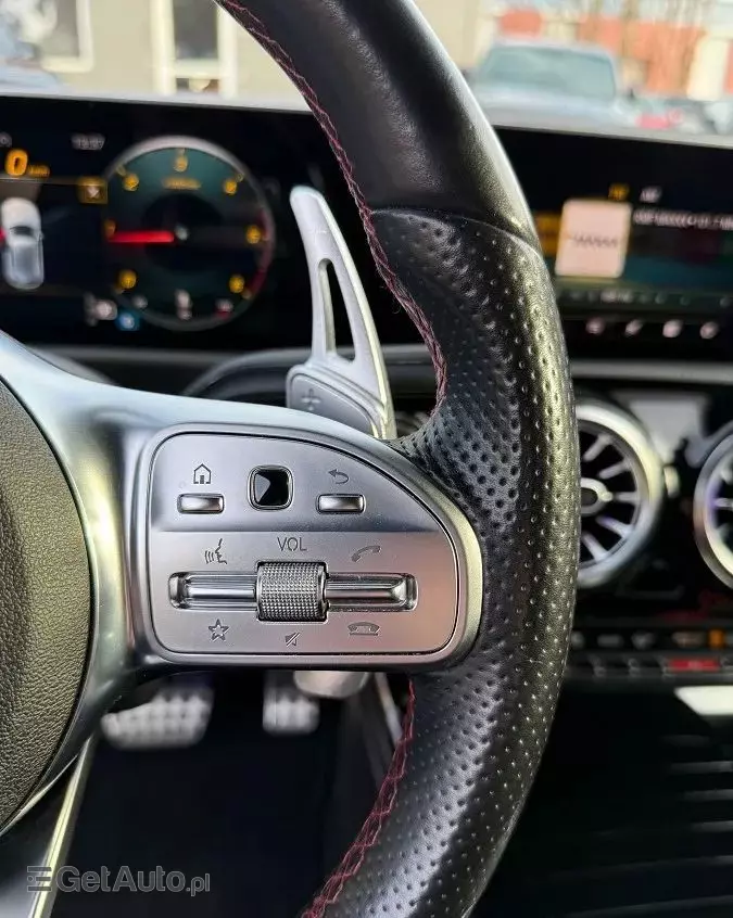 MERCEDES-BENZ Klasa A 180 d 7G-DCT AMG Line