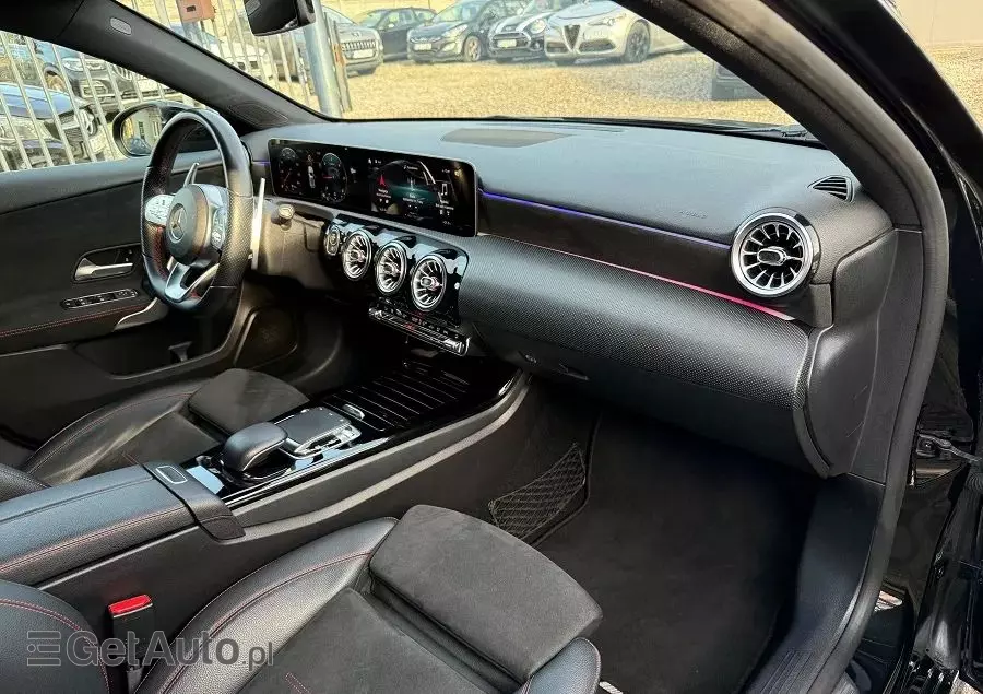 MERCEDES-BENZ Klasa A 180 d 7G-DCT AMG Line