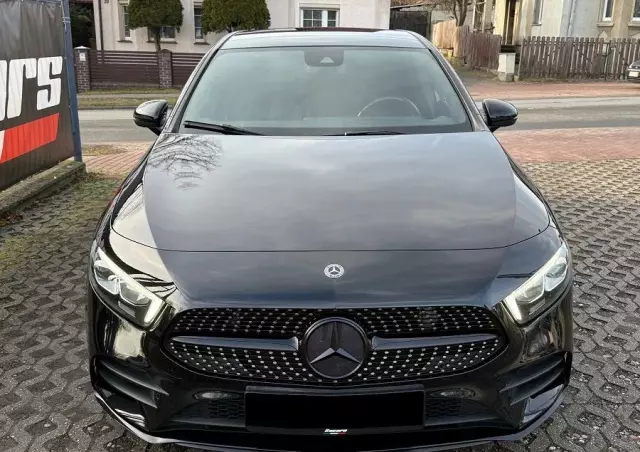 MERCEDES-BENZ Klasa A 180 d 7G-DCT AMG Line