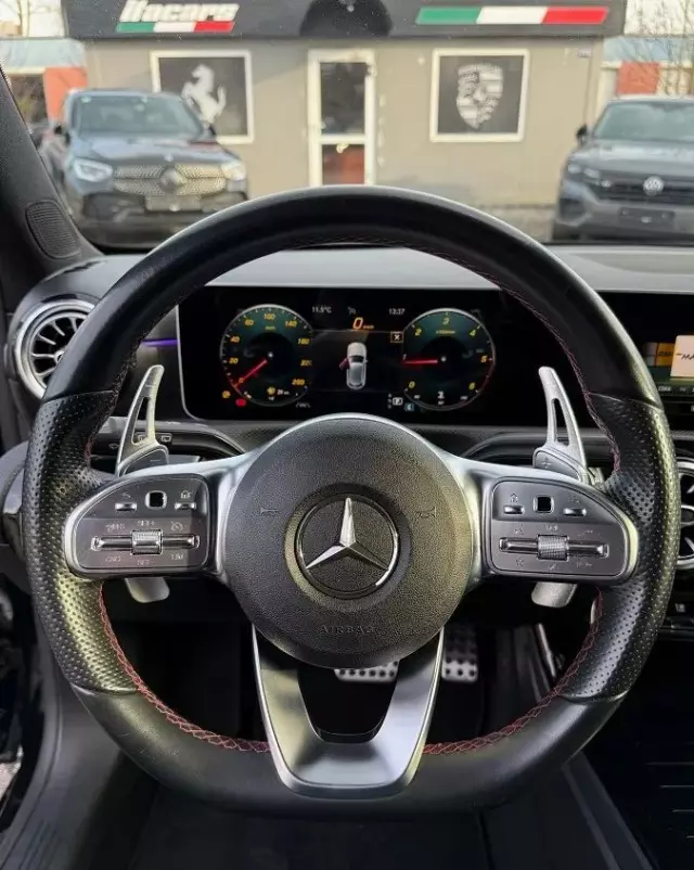 MERCEDES-BENZ Klasa A 180 d 7G-DCT AMG Line