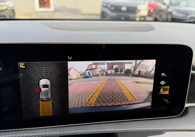 MERCEDES-BENZ Klasa A 180 d 7G-DCT AMG Line