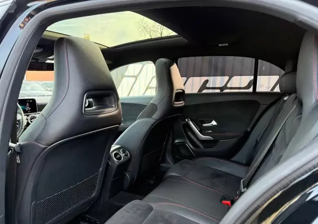 MERCEDES-BENZ Klasa A 180 d 7G-DCT AMG Line