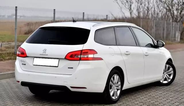 PEUGEOT 308 