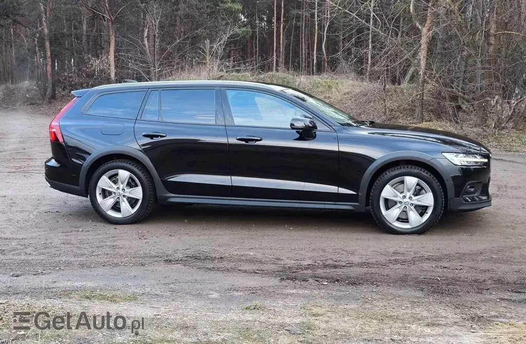 VOLVO V60 2.0 T5 (250 KM) AWD Automatic