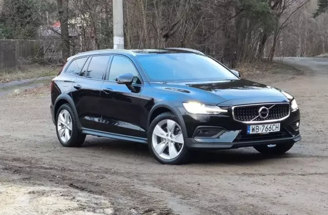 VOLVO V60 2.0 T5 (250 KM) AWD Automatic