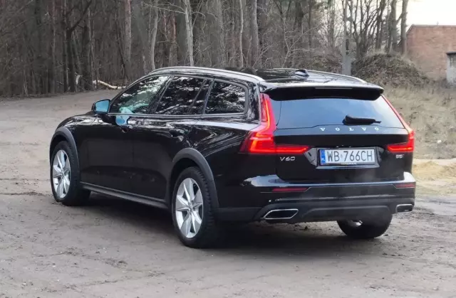 VOLVO V60 2.0 T5 (250 KM) AWD Automatic