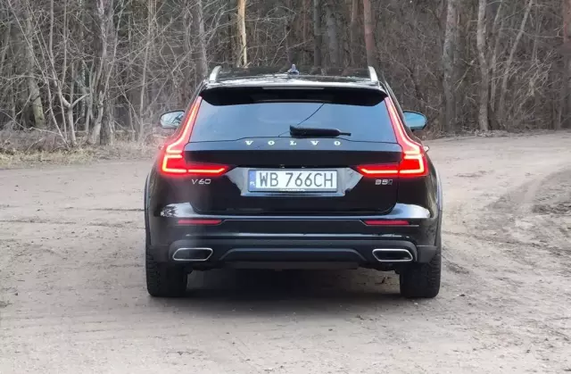 VOLVO V60 2.0 T5 (250 KM) AWD Automatic