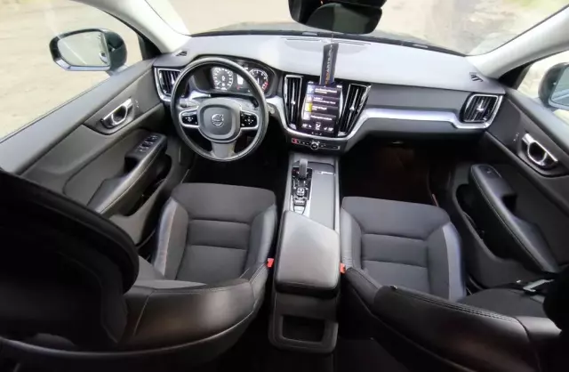 VOLVO V60 2.0 T5 (250 KM) AWD Automatic