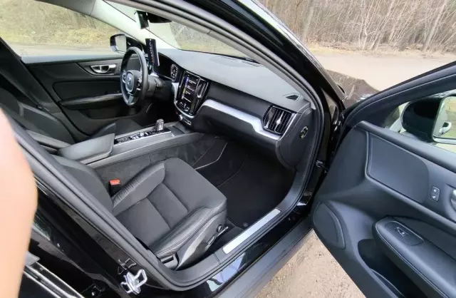 VOLVO V60 2.0 T5 (250 KM) AWD Automatic