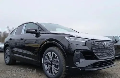 AUDI Q4 