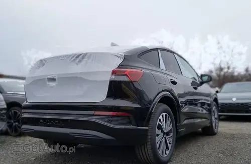 AUDI Q4 