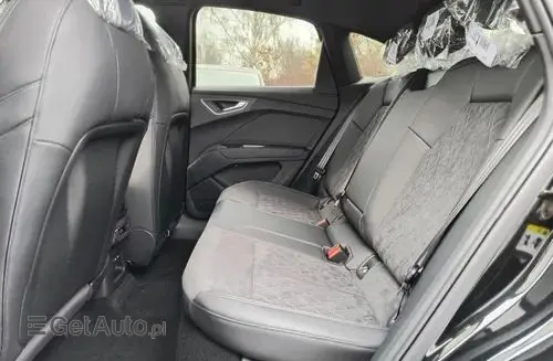 AUDI Q4 