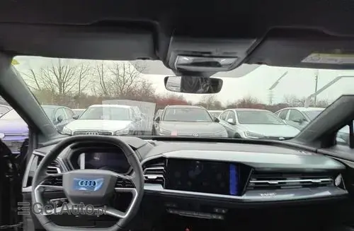 AUDI Q4 