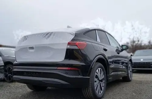 AUDI Q4 