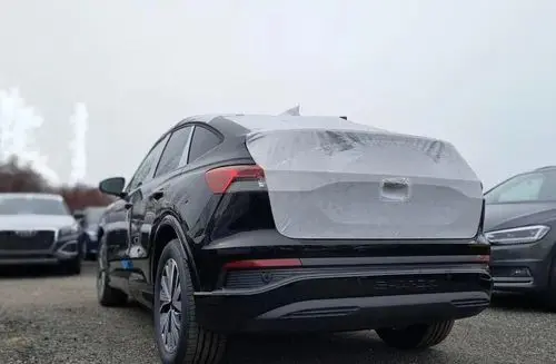 AUDI Q4 