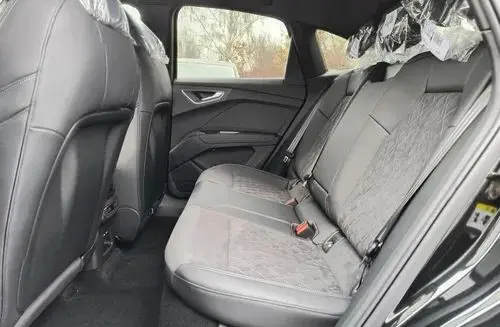AUDI Q4 