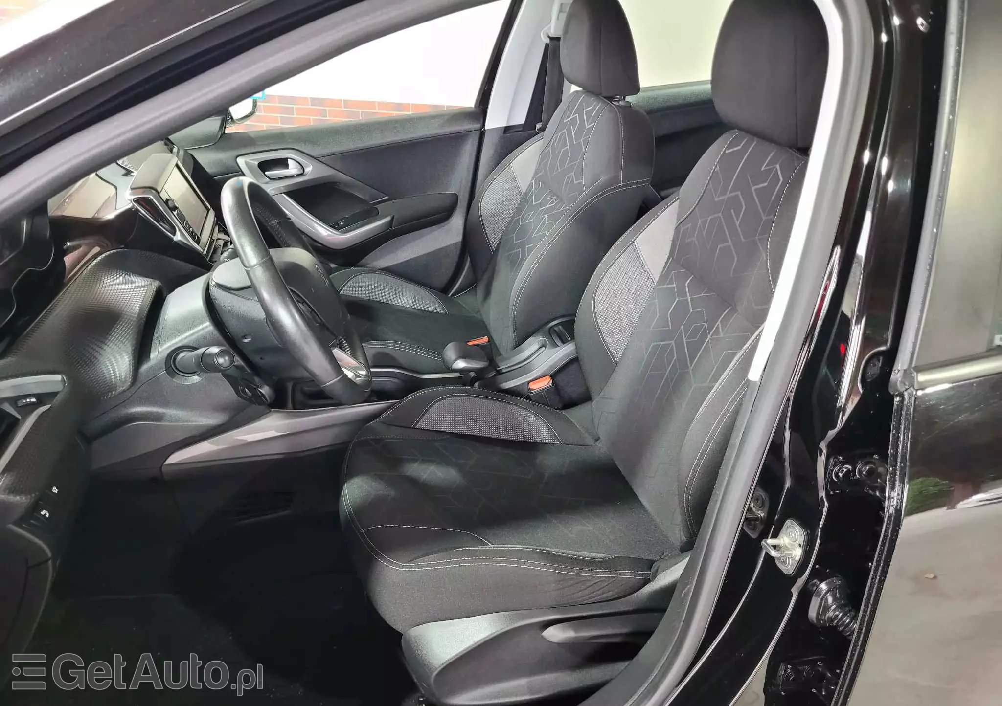 PEUGEOT 2008 1.5 BlueHDi Allure