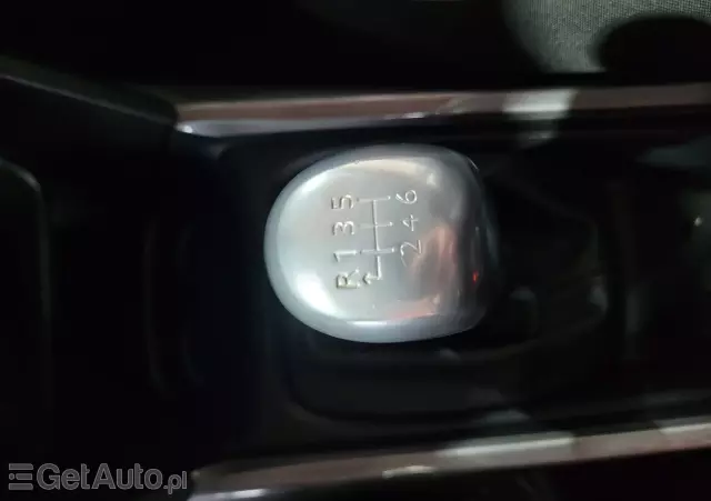 PEUGEOT 2008 1.5 BlueHDi Allure