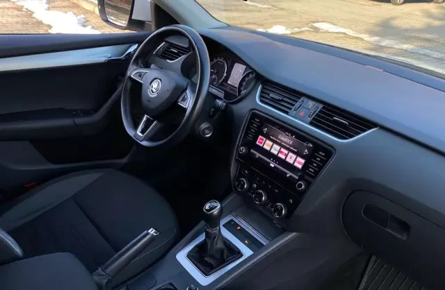 SKODA Octavia 