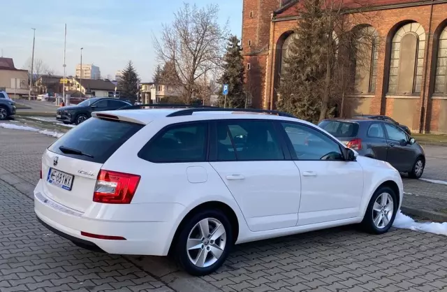 SKODA Octavia 