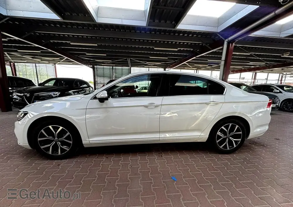 VOLKSWAGEN Passat 1.5 TSI EVO Business