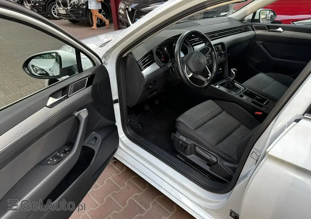 VOLKSWAGEN Passat 1.5 TSI EVO Business