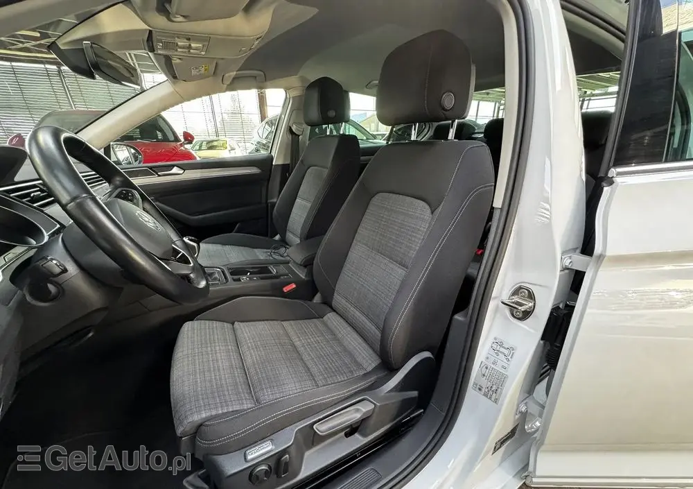 VOLKSWAGEN Passat 1.5 TSI EVO Business