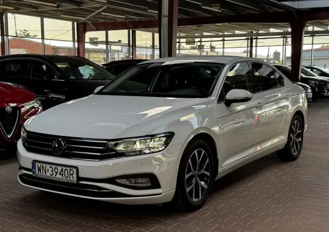 VOLKSWAGEN Passat 1.5 TSI EVO Business