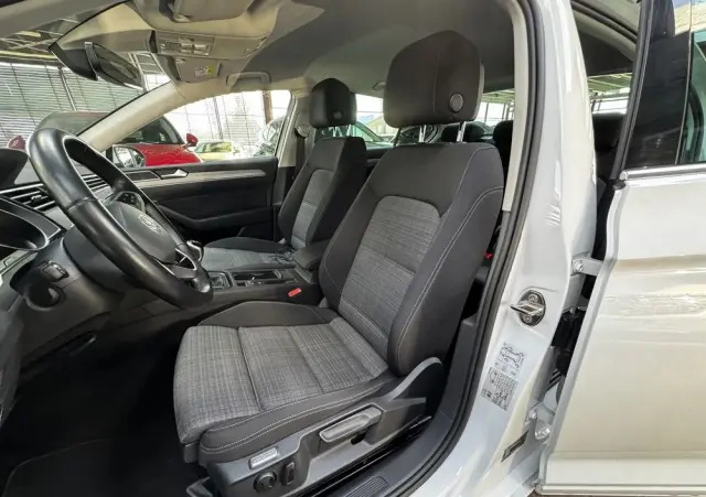 VOLKSWAGEN Passat 1.5 TSI EVO Business