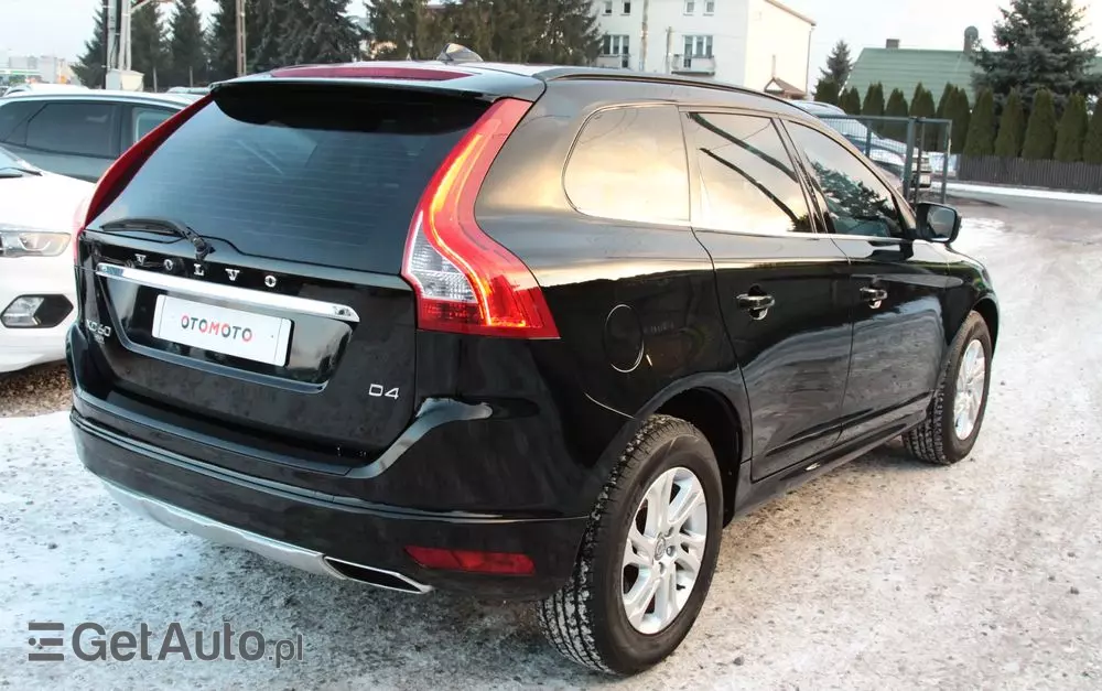 VOLVO XC 60 D4 Drive-E Momentum