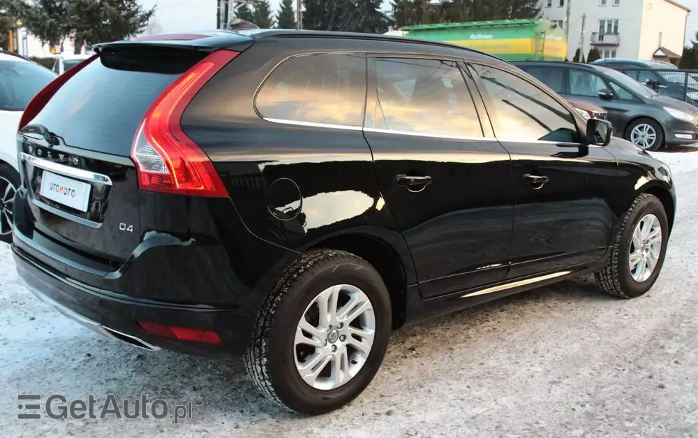 VOLVO XC 60 D4 Drive-E Momentum