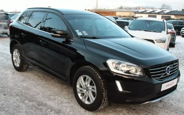 VOLVO XC 60 D4 Drive-E Momentum