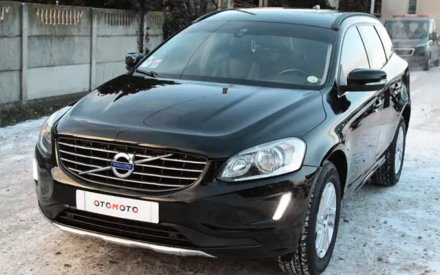 VOLVO XC 60 D4 Drive-E Momentum