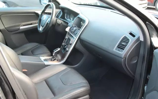 VOLVO XC 60 D4 Drive-E Momentum