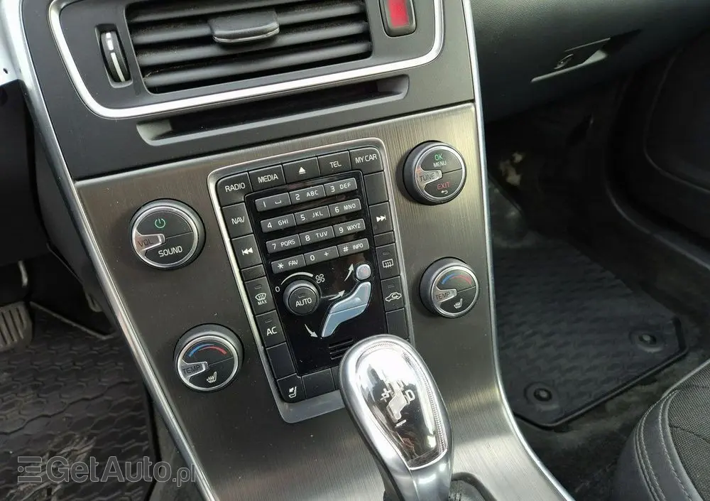 VOLVO V60 D3 Geartronic Momentum