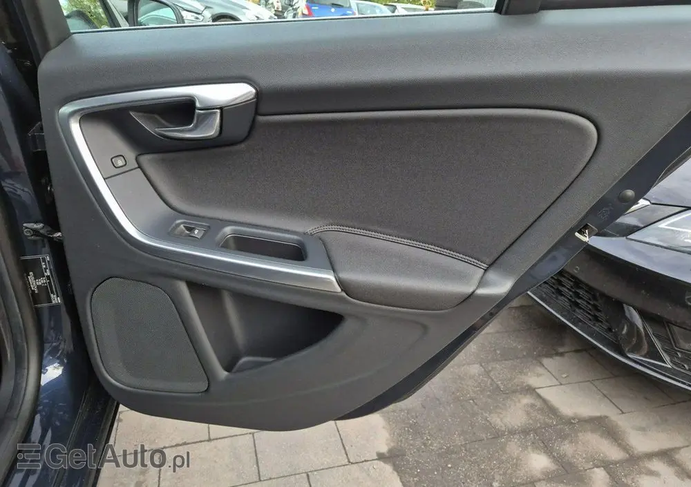 VOLVO V60 D3 Geartronic Momentum