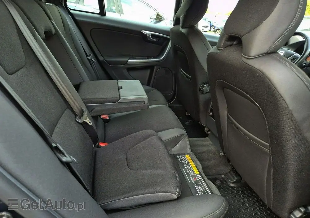 VOLVO V60 D3 Geartronic Momentum
