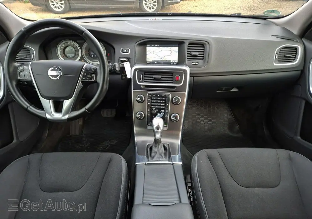 VOLVO V60 D3 Geartronic Momentum