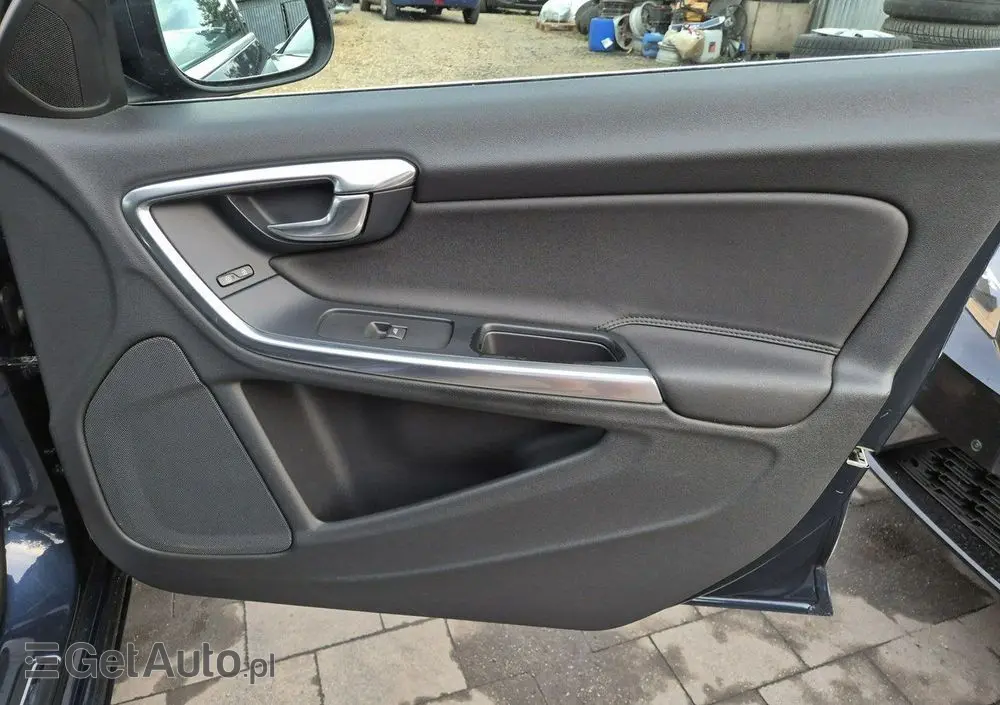 VOLVO V60 D3 Geartronic Momentum