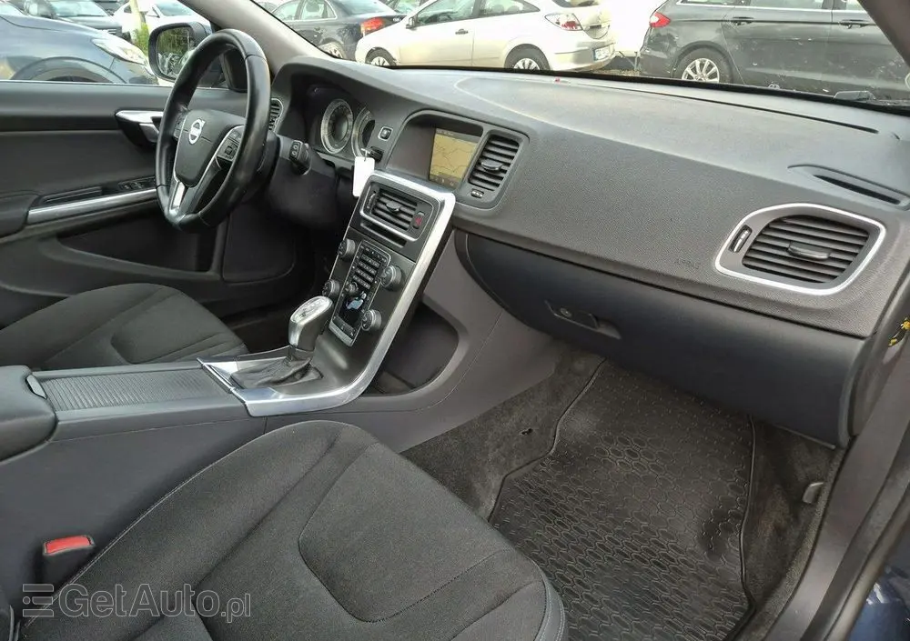 VOLVO V60 D3 Geartronic Momentum