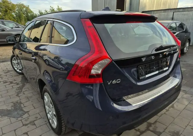 VOLVO V60 D3 Geartronic Momentum