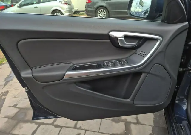 VOLVO V60 D3 Geartronic Momentum