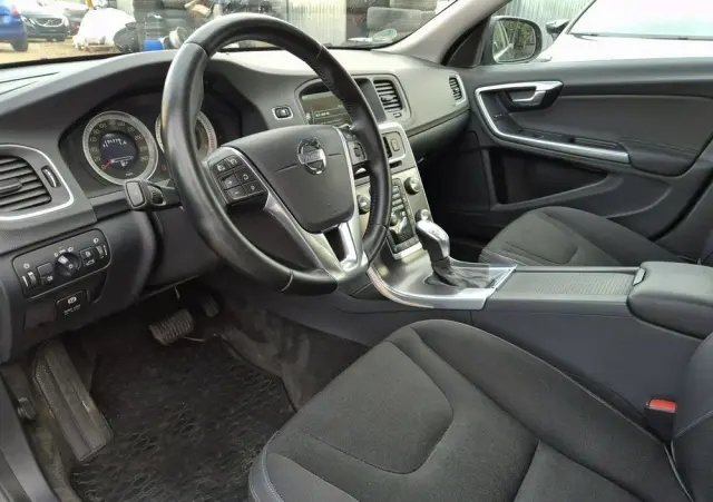 VOLVO V60 D3 Geartronic Momentum