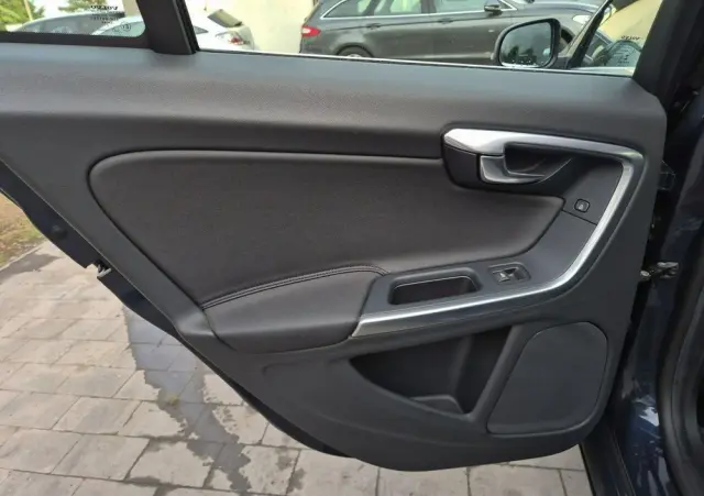 VOLVO V60 D3 Geartronic Momentum