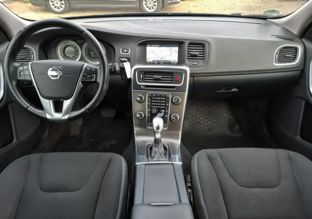 VOLVO V60 D3 Geartronic Momentum