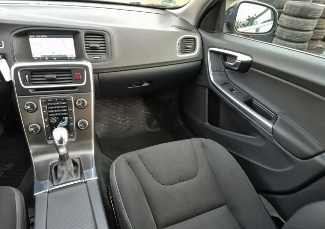 VOLVO V60 D3 Geartronic Momentum